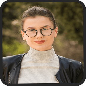 Chloe D. Review